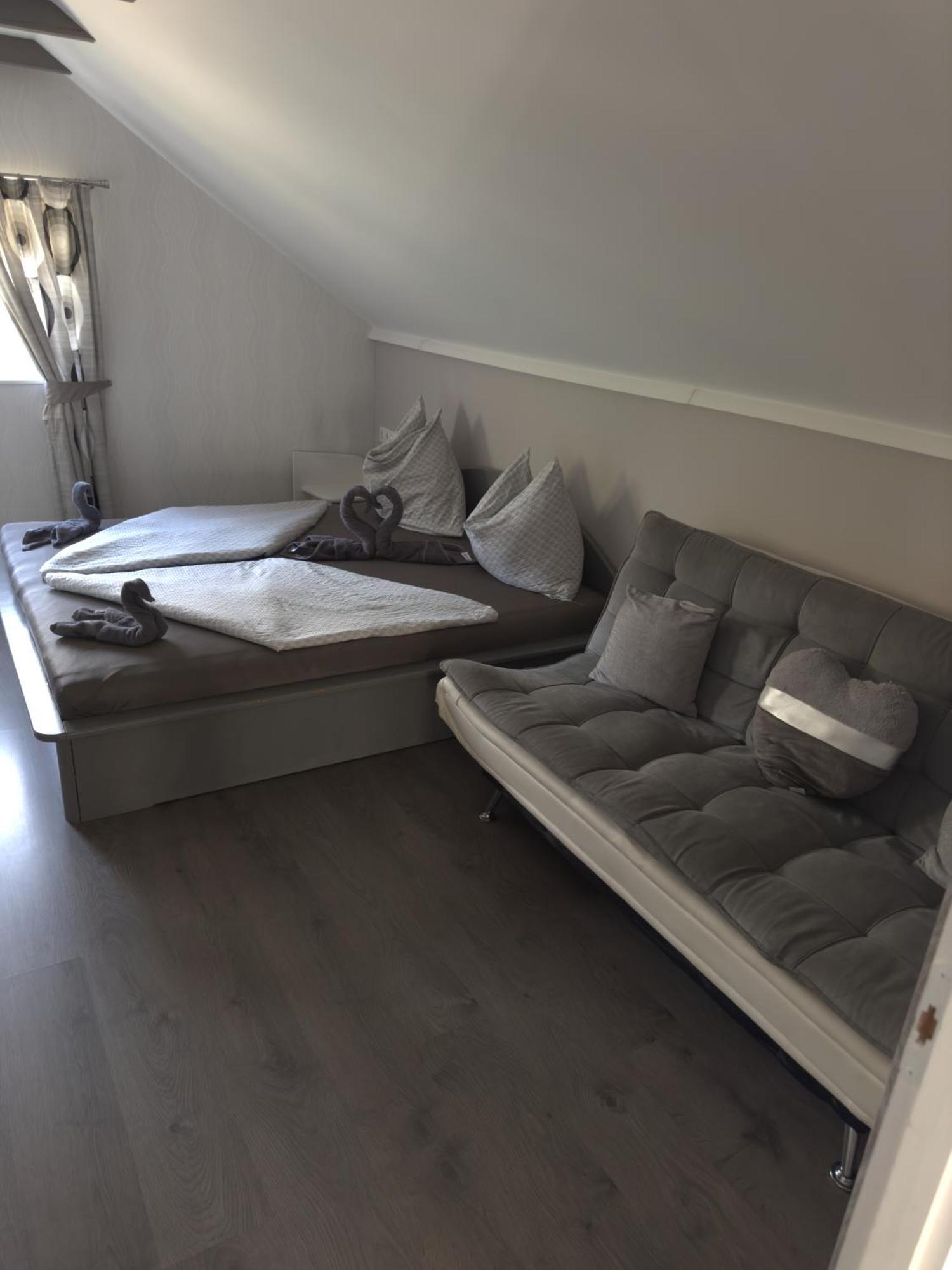 Rózsa Apartman Alsóörs Habitación foto